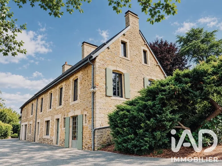 Maison 10 pièces 277 m² · à Vieux · 277 m² · 890 000 €