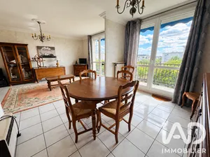 Apartment in Saint-Pierre-des-Corps (37700)