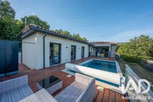 Maison traditionnelle à Vesseaux (07200)