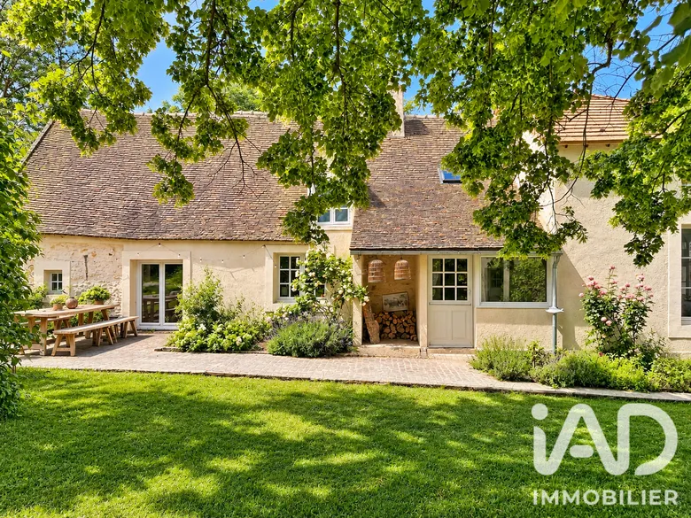 Maison 5 pièces 575 m² · à Thoiry · 575 m² · 1 995 000 €
