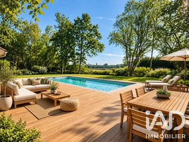 Architectural house in Montfort-l'Amaury (78490)