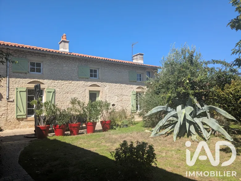 Maison 5 pièces 170 m² · à La Crèche · 169,5 m² · 299 500 €