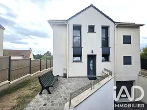 Detached house in Montigny-lès-Cormeilles (95370)