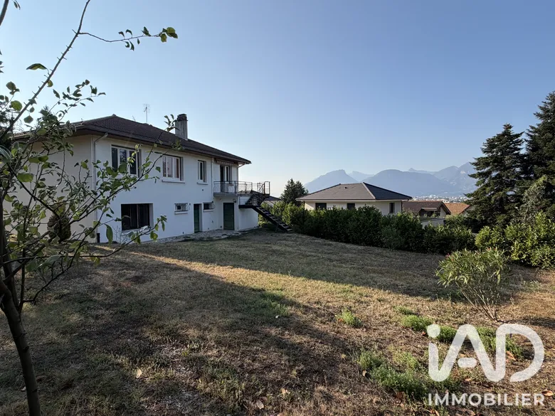 Maison 8 pièces 181 m² · à Bresson · 181 m² · 599 000 €