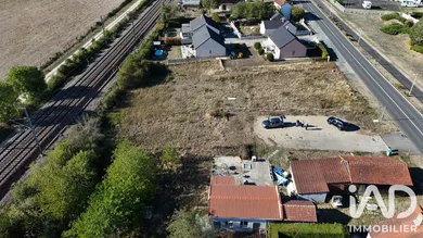 Terrain à Toulon-sur-Allier (03400)