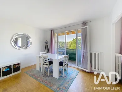 Apartment in Garches (92380)