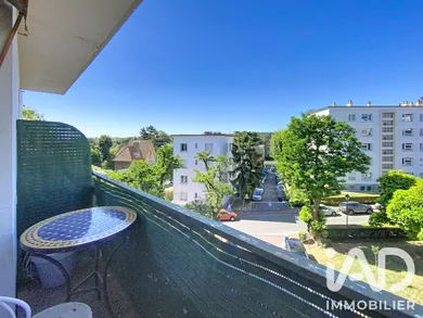 Apartment in Garches (92380)