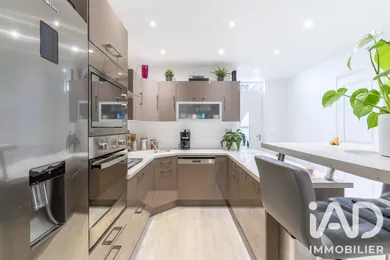 Townhouse in Mézières-sur-Seine (78970)