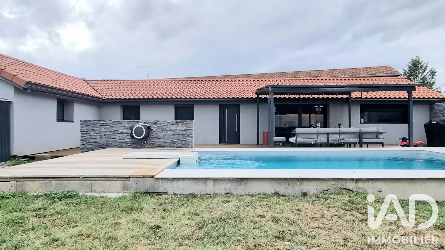 Vente maison à Saint-Romain-le-Puy (42610) : maison 5 pièces 110 m² - 2109927 — 2