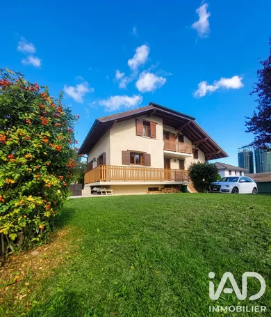 Maison traditionnelle à Veigy-Foncenex (74140)