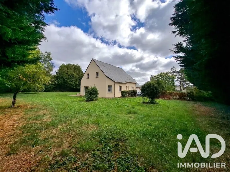 Maison 6 pièces 149 m² · à Vesly · 149 m² · 261 000 €