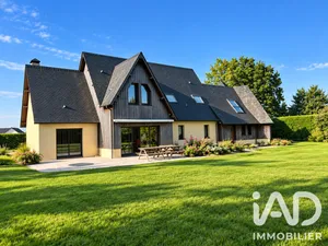 Architectural house in Beuzeville (27210)