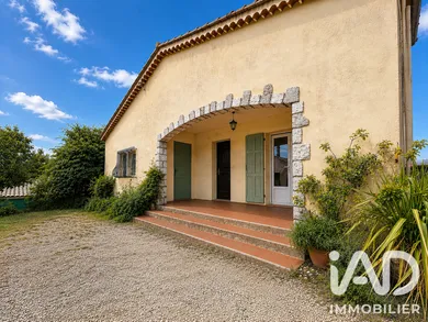 Maison traditionnelle à Tanneron (83440)