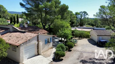 Maison à Roquebrune-sur-Argens (83520)