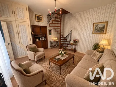 Townhouse in Parthenay (79200)