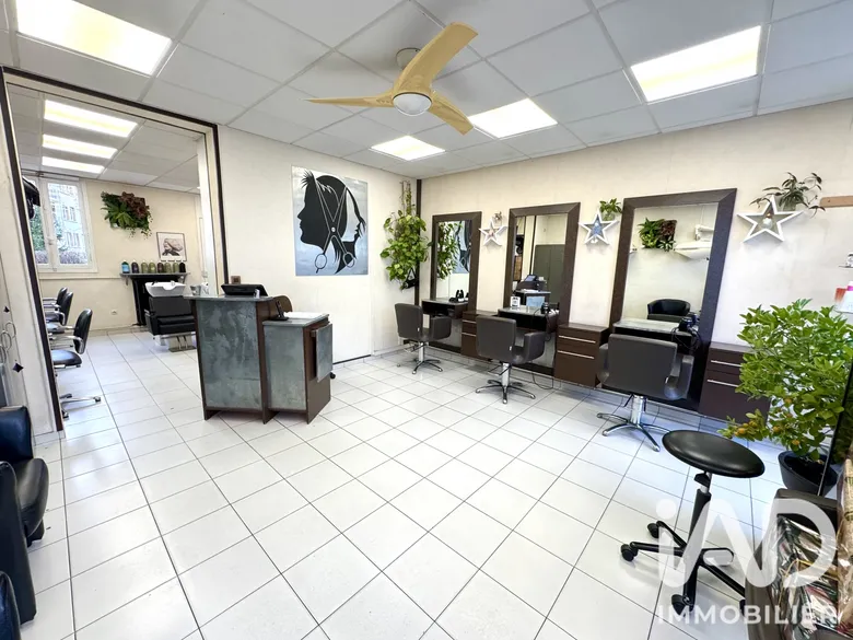 Esthétique, Coiffure​ à Montmorency (95160) · 44 m² · 60 000 €