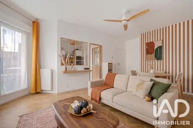 Apartment in Courbevoie (92400)