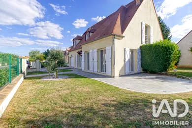 Maison traditionnelle à Saint-Prix (95390)