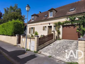 Maison traditionnelle à Magny-en-Vexin (95420)