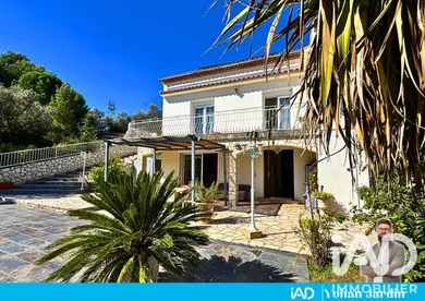 House in Saint-Gilles (30800)