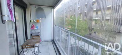 Apartment in Bordeaux (33300)