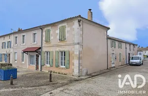 Maison de village à Salles-sur-Mer (17220)
