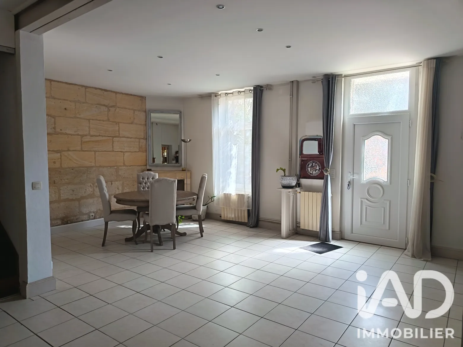 Vente maison à Saint-Médard-de-Guizières (33230) : maison 5 pièces 155 m² - 2109505 — 2