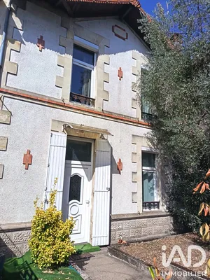 Maison à Saint-Médard-de-Guizières (33230)