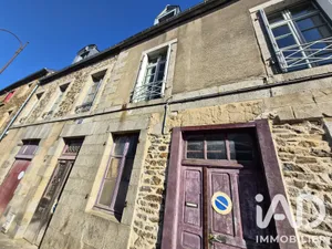 Building in Fougères (35300)
