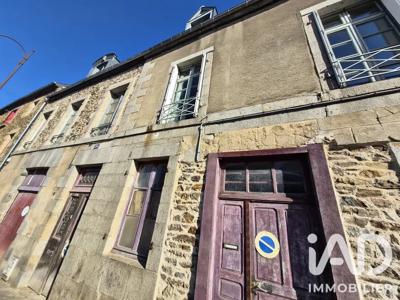 Immeuble 6 pièces 190 m² · à Fougères · 190 m² · 334 000 €