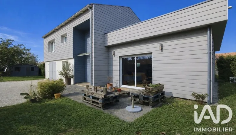 Maison 7 pièces 150 m² · à Dompierre-sur-Mer · 150 m² · 547 000 €