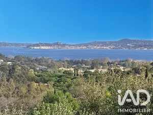 Appartement à Grimaud (83310)