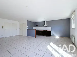 Apartment in Genas (69740)