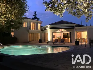 Architectural house in Carpentras (84200)
