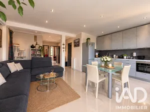 Appartement à Saint-Laurent-du-Var (06700)