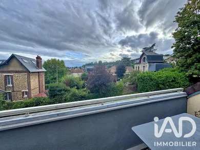 Duplex in Mont-Saint-Aignan (76130)