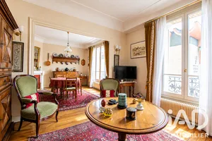 Apartment in Montrouge (92120)