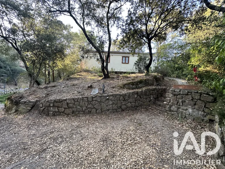 Terrain 562 m² · à Fréjus · 109 800 €
