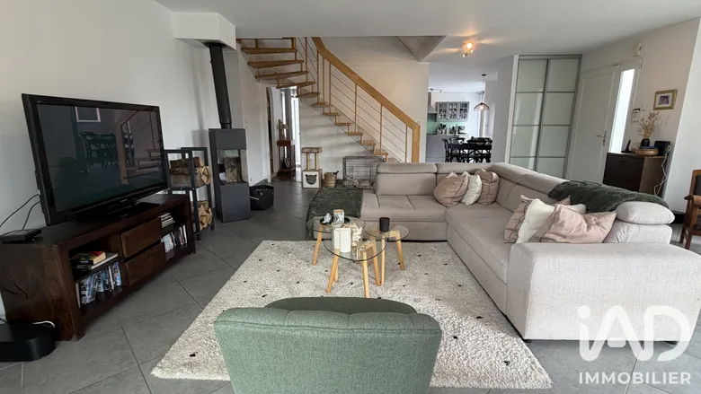 Maison 8 pièces 148 m² · à La Croix-en-Touraine · 148 m² · 335 000 €