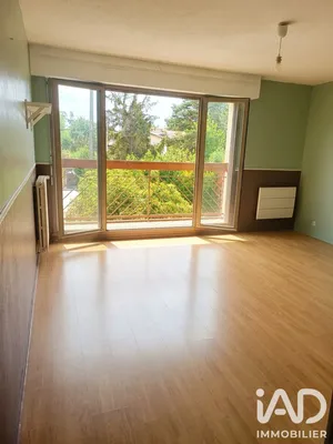 Apartment in Talence (33400)