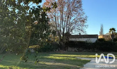 Terrain à bâtir à Aigues-Vives (30670)