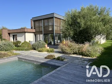 Architectural house in Saint-Georges-de-Montaigu (85600)