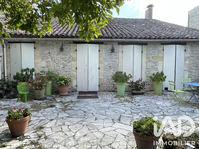 Maison 7 pièces 240 m² · à Blasimon · 240 m² · 250 000 €