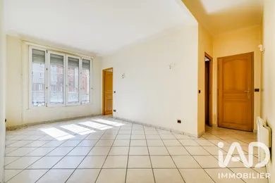 Apartment in Paris (75017)