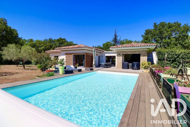 Maison 5 pièces 179 m² · à Saint-Maximin-la-Sainte-Baume · 179 m² · 778 000 €