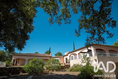 Maison à Roquebrune-sur-Argens (83520)
