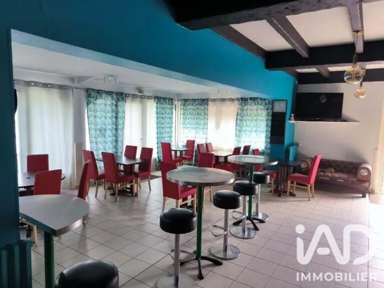 Local commercial 200 m² · à Saint-Jean-d'Hermine · 200 m² · 217 000 €