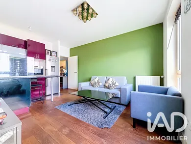 Apartment in Paris (75019)