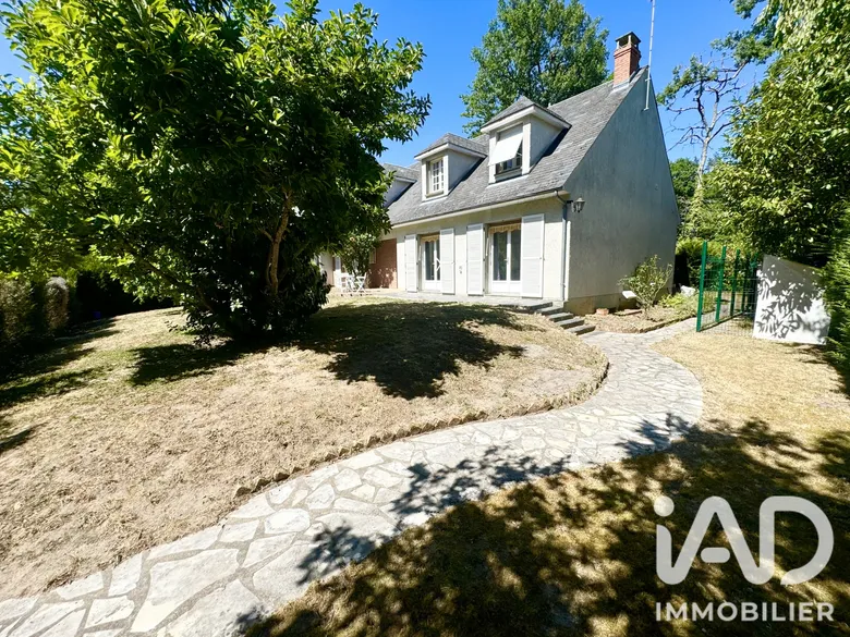 Maison 7 pièces 195 m² · à Orléans · 195 m² · 379 000 €
