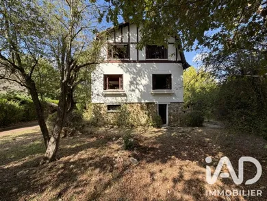 Maison traditionnelle à Saint-Fargeau-Ponthierry (77310)